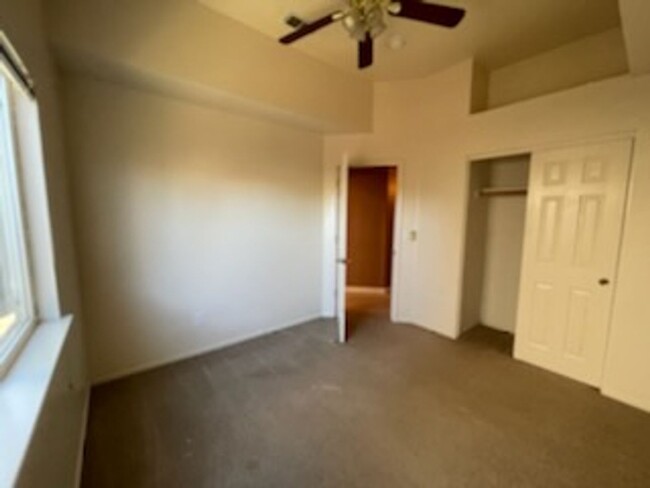 Building Photo - Lovely 3 bedroom / 2 bath home near Miwok ...