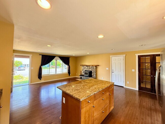 Building Photo - Updated 3BR Rambler | RV/Boat Parking | Gardener’s Backyard