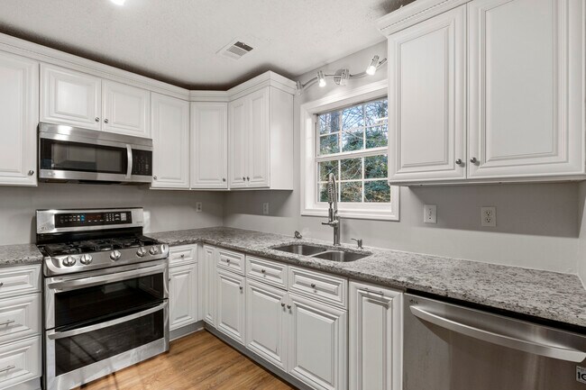 Foto del edificio - 1012 Crown River Pkwy