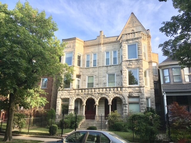 Foto del edificio - 1453 Belle Plaine W Ave