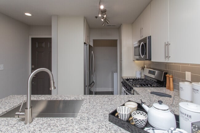 2BR, 2BA - 1076SF - Lumin East Cobb Apartments