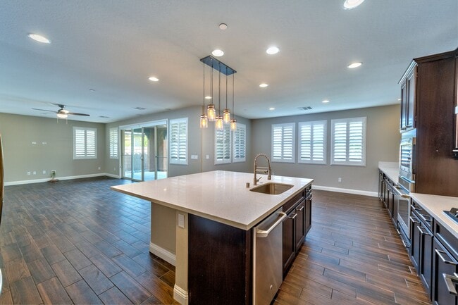 Building Photo - A unique Gem in Inspirada! 5 beds, 3 car, bedroom downstairs and Pool/spa!