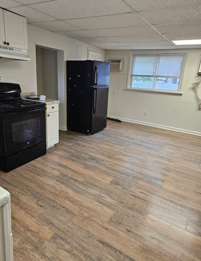 KITCHEN - 102 Brink St