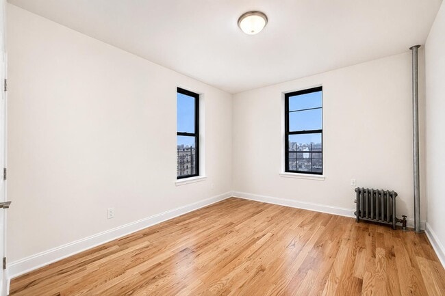 Building Photo - 1803 Riverside Dr