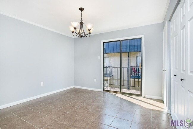 Dining room - 10294 W Winston Ave