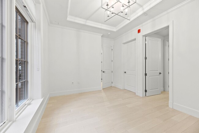 Building Photo - Elegant 2BR Boutique Condo in Dupont Circle