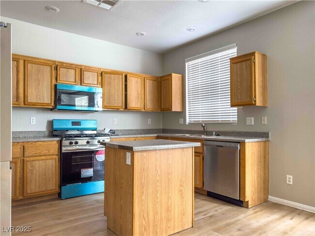 Building Photo - 5255 Cedar Bend Dr