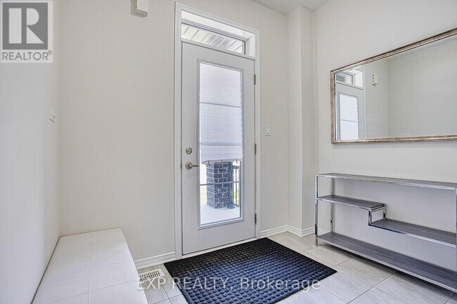 Building Photo - 31 Bradley Ave