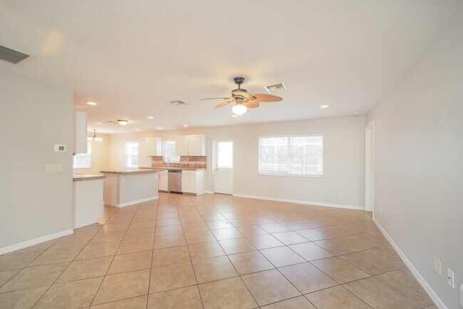 Foto del edificio - 1413 SW 11th Pl