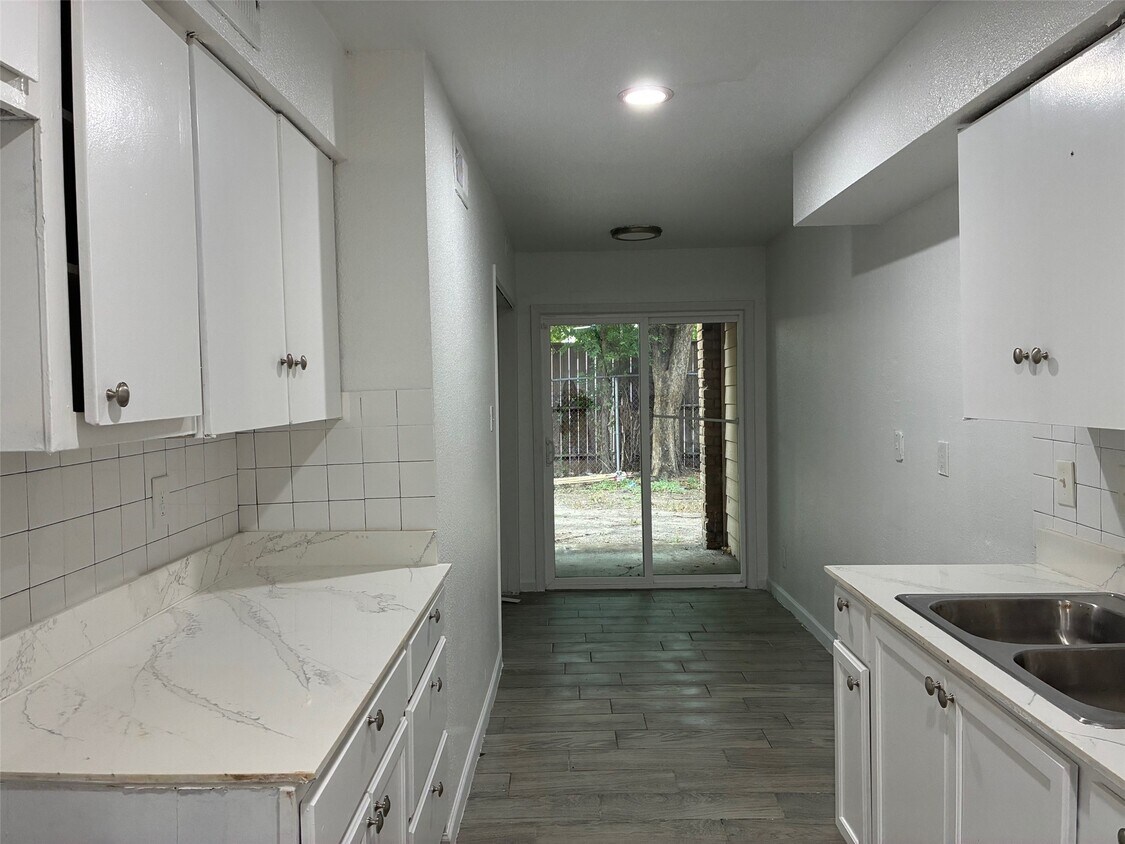 Foto principal - 6200 W Tidwell Rd