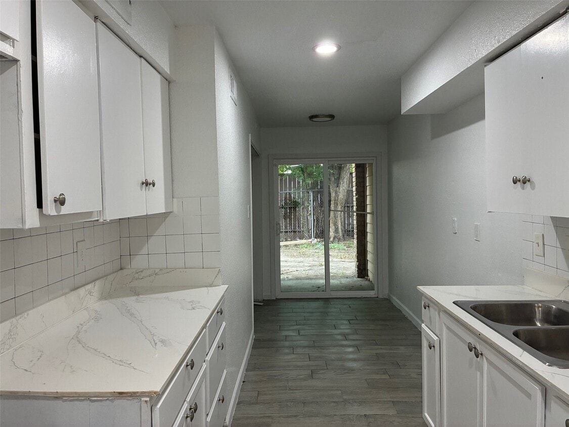 Primary Photo - 6200 W Tidwell Rd