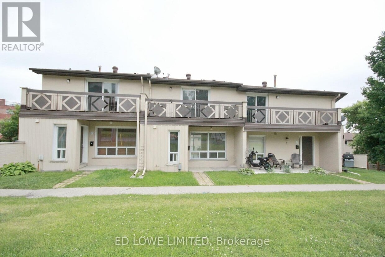 Primary Photo - 275-275 Blake St