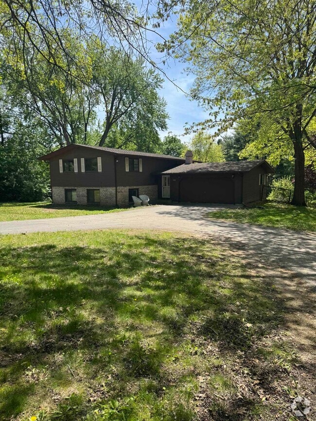 Building Photo - 7705 E Rockton Rd