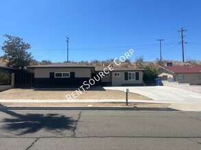 Building Photo - 850 Linda Ln