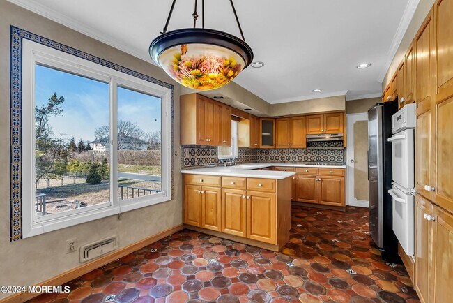 Building Photo - 928 Elberon Ave