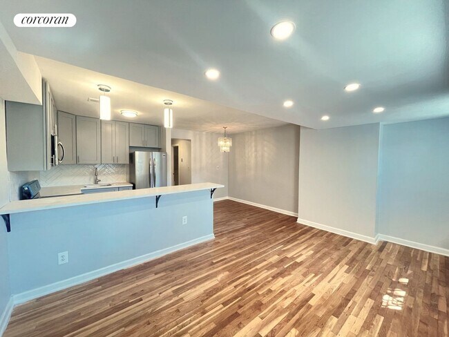 Foto del edificio - 737 E 78th St