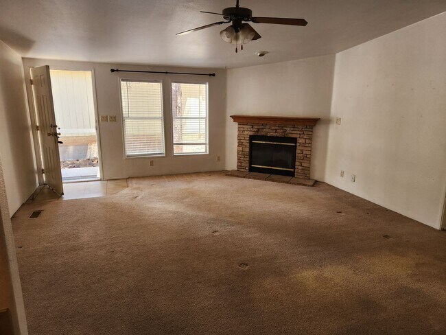 Building Photo - Railroad Springs Home For Rent