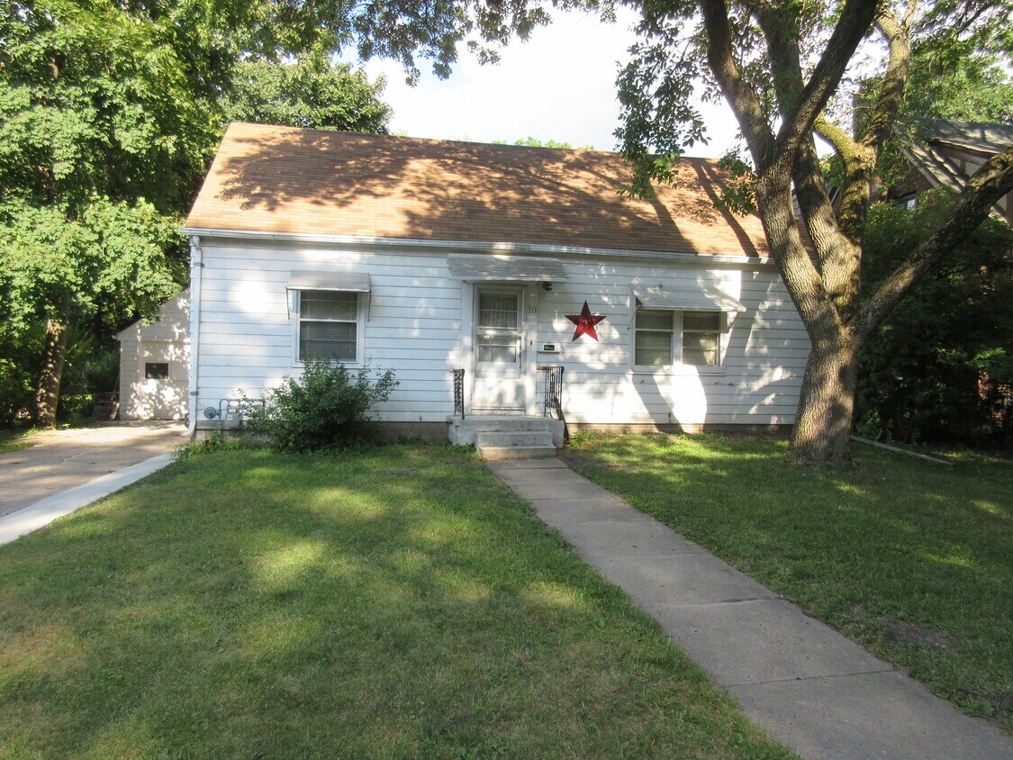 Primary Photo - 516 Welch Ave