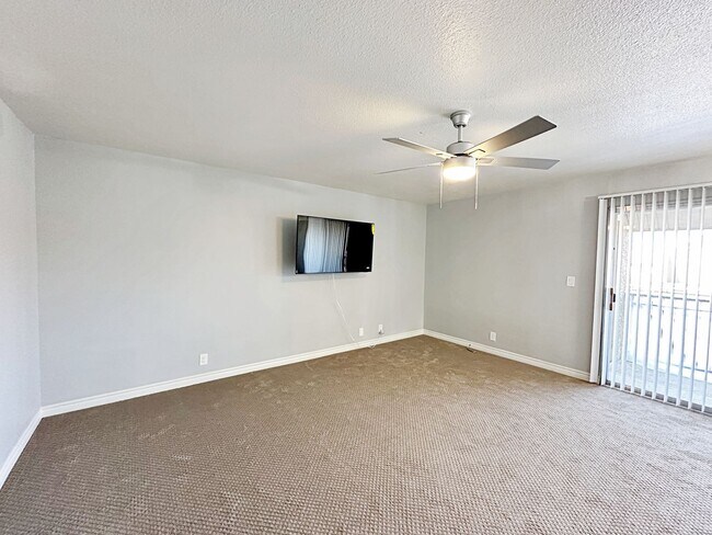 Building Photo - 5080 Indian River Dr