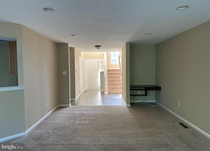 Primary Photo - 203 E Village Ln