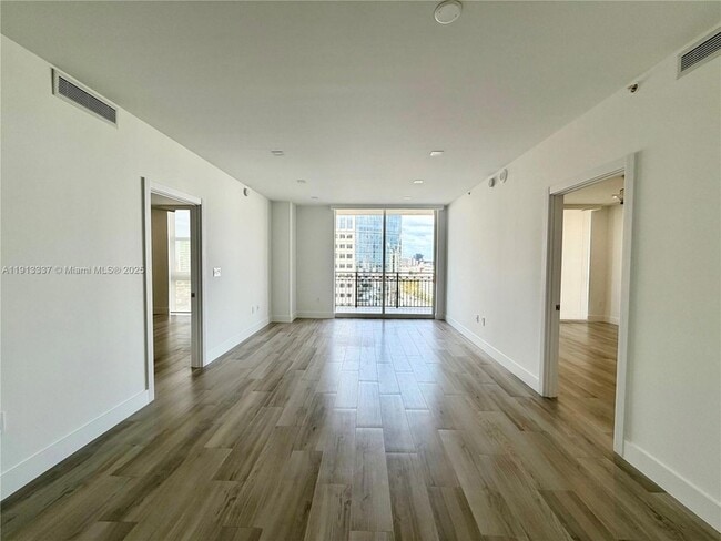 Photo - 550 Okeechobee Blvd Apartment