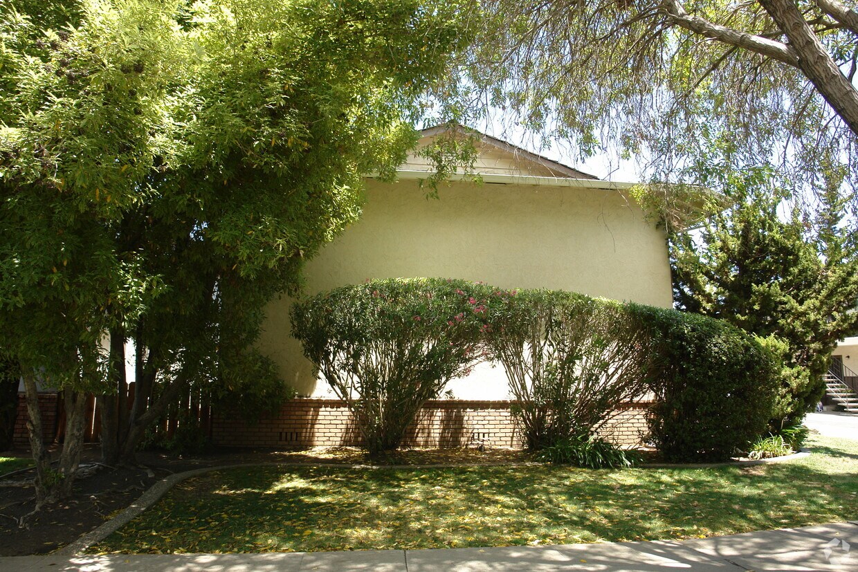 Foto del edificio - 5634 Hoffman Ct