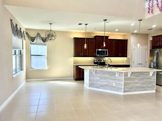 Building Photo - 360 Red Rose Ln