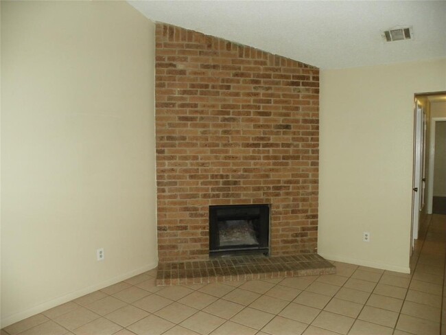 Building Photo - 1710 Rawhide Loop