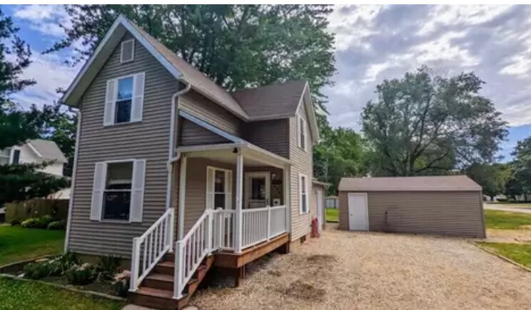 Primary Photo - 426 S Lott Blvd
