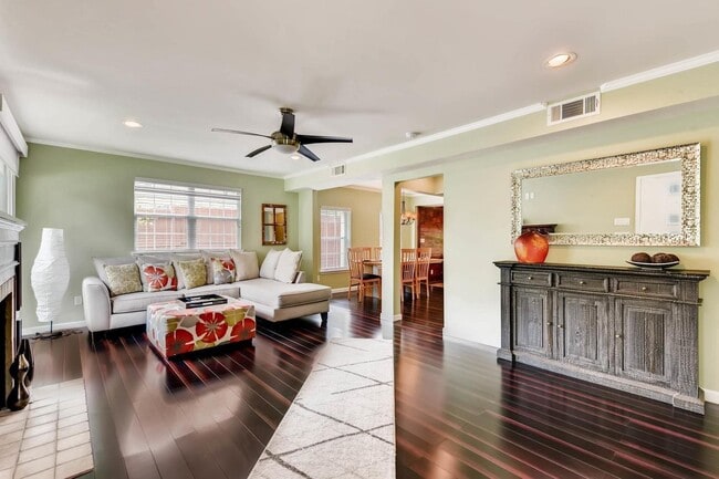 Building Photo - 5202 Pershing St