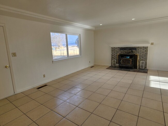 Foto del edificio - 3 bedroom home For Rent in Smith Nevada