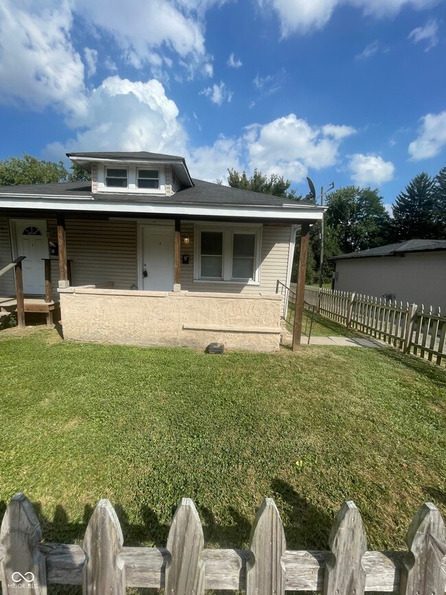 Building Photo - 15 N Riley Ave