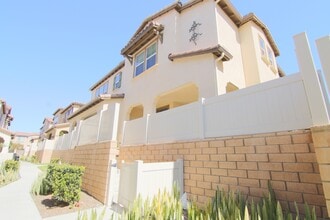 Building Photo - 1714 Presidio Pl