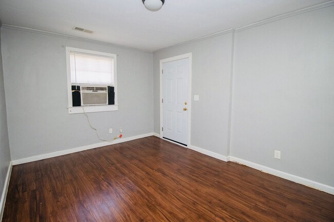 Foto del edificio - Bright & Convenient 2 Bedroom, 1 Bath in West Columbia
