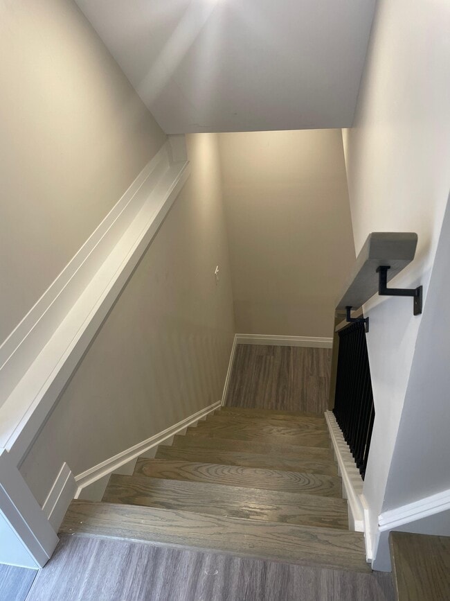 Building Photo - 336 Rivertrail Av