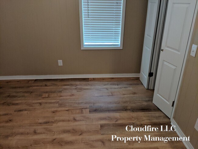 Foto del edificio - 224 James Cir