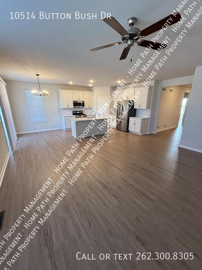 Building Photo - 10514 Button Bush Dr