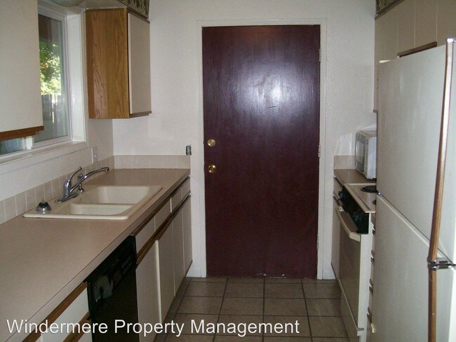 Foto del edificio - 4 br, 3 bath House - 611 Riggs Lane