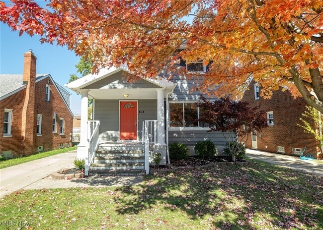 Foto del edificio - 6310 Hampstead Ave