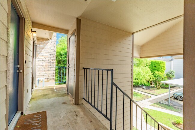 Foto del edificio - 7098 N Holiday Dr