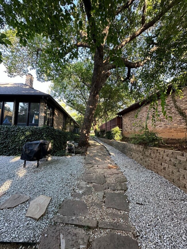 Building Photo - 3 Bedroom Single Family Home in Arlington