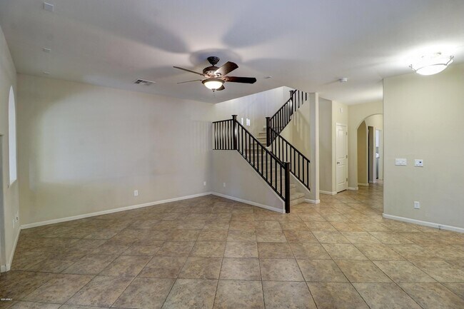 Foto del edificio - 15359 W Columbine Dr