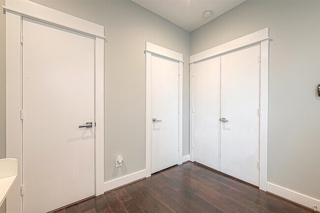 Foto del edificio - 712 Clark St