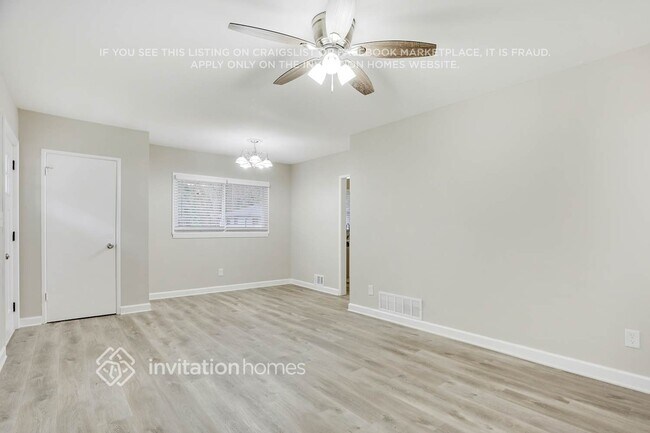 Foto del edificio - 2701 Connally Dr