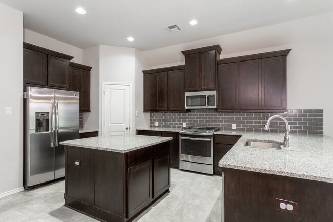 Foto del edificio - Comfort Meets Style – 3BR/2BA Home in Manor!