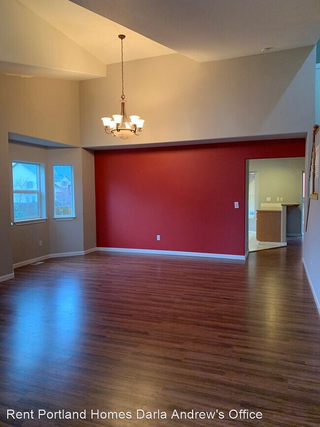 Foto del edificio - 4 br, 2.5 bath House - 1660 SE Pelton Ct.