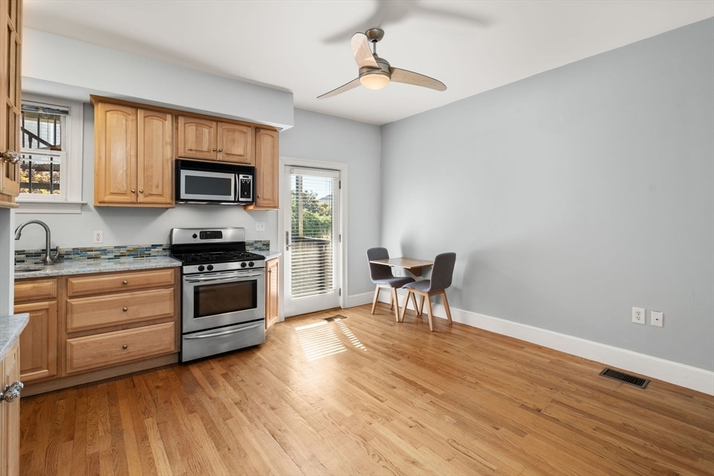 Primary Photo - 166 O St