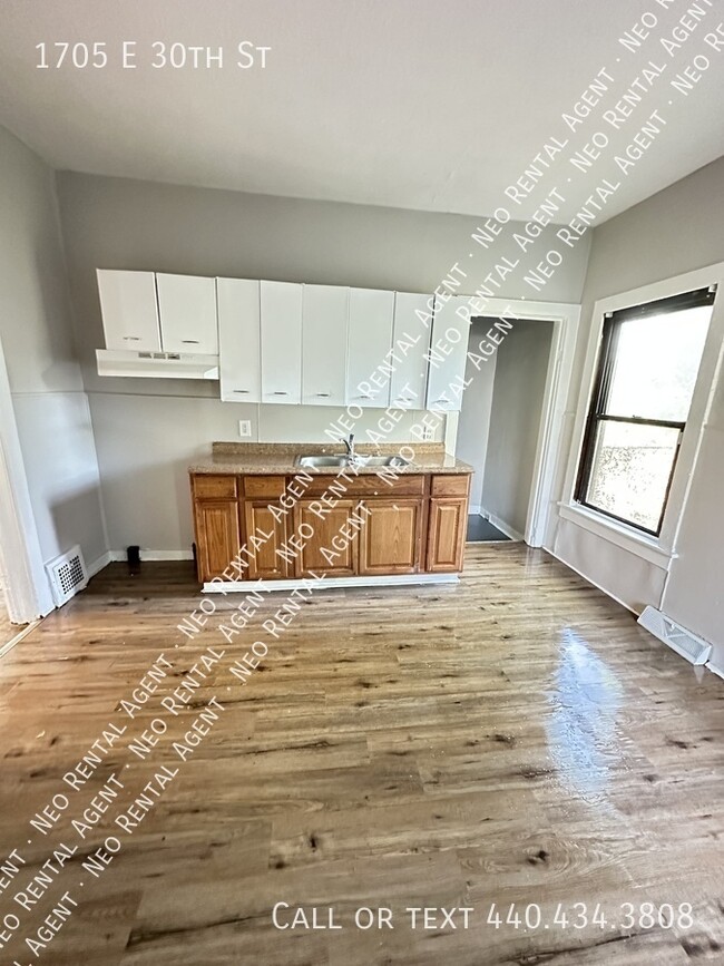 Foto del edificio - 1705 E 30th St