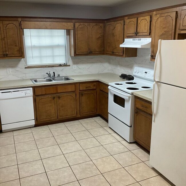 Building Photo - Coming Soon 2090 Keathley #6