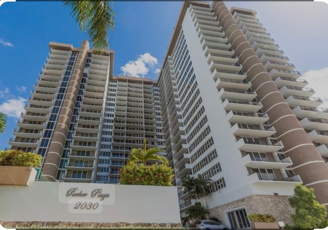 Building Photo - 2030 S Ocean Dr